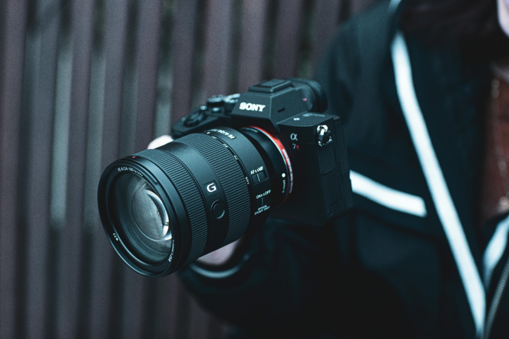 A black sony camera g lens